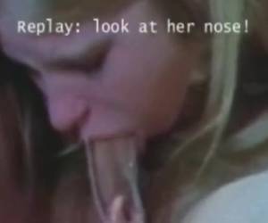 det är ganska en skrikande orgasm. sperman sprutar så hårt hennes mun ur hennes näsa. och sedan retro musiken, men retro porr gör det en speciell porr bwalkinger.