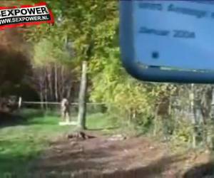 vásárlás közben felvette, és keményen megdugtam a nigger