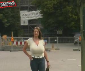 die größe der tasse sexy nadine jansen ist eine satte 85h. weiche riesentitten von mutter natur. 
