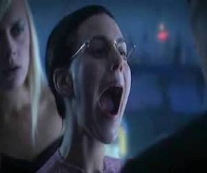 Grappige reclame waarin bepaalde blowjob capaciteiten de doorslag geven